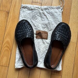 Mohinders women’s flat size 7